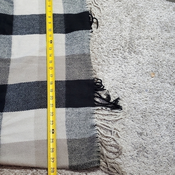 Plaid fringe soft scarf - Picture 13 of 13